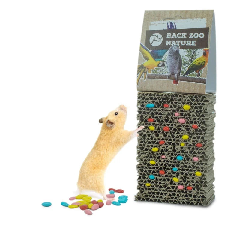Foerageerspeelgoed 'Cardboard Treat Block' Back Zoo Nature 14X8X4 cm - Sfeer 2